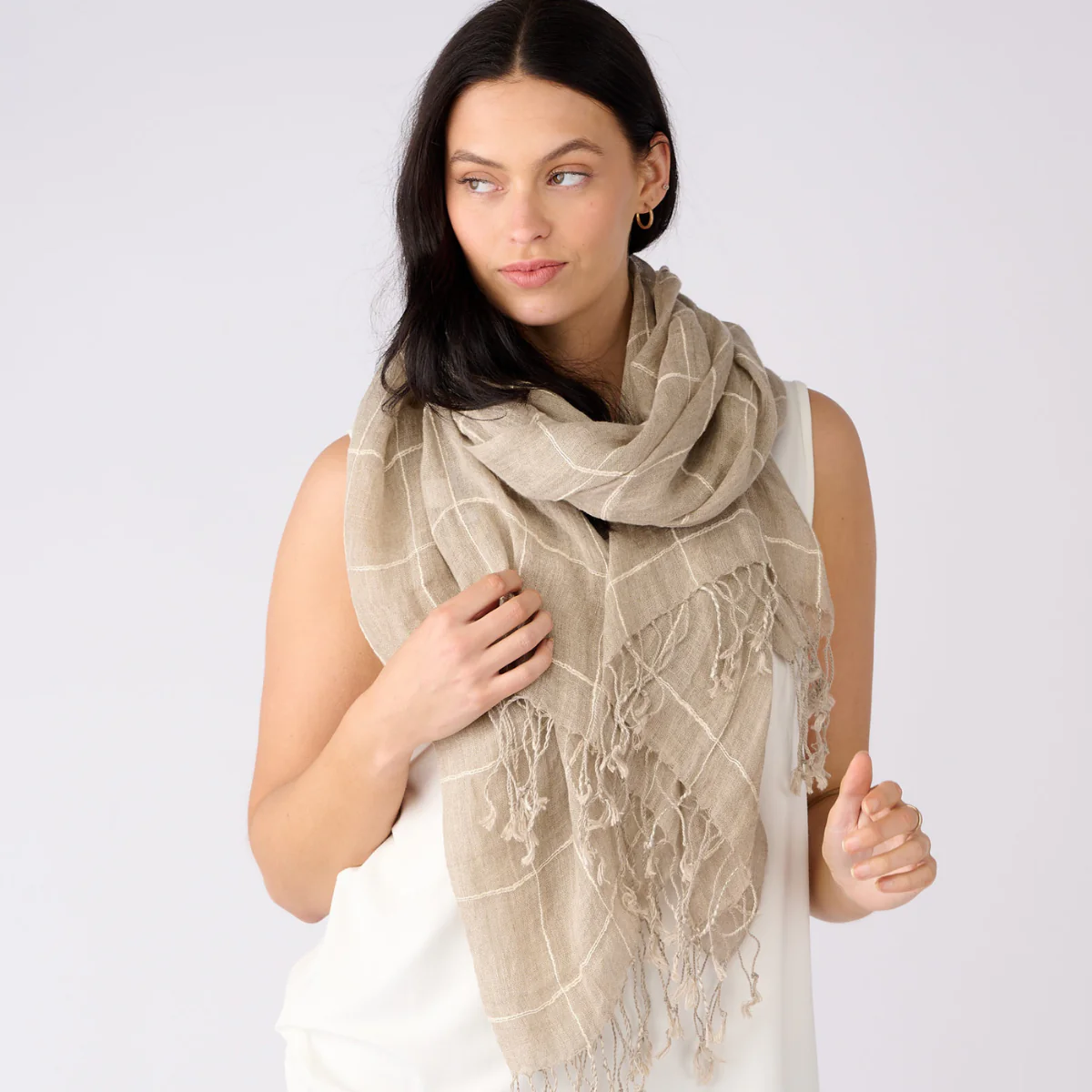 100% Linen Grid Scarf - Image 4