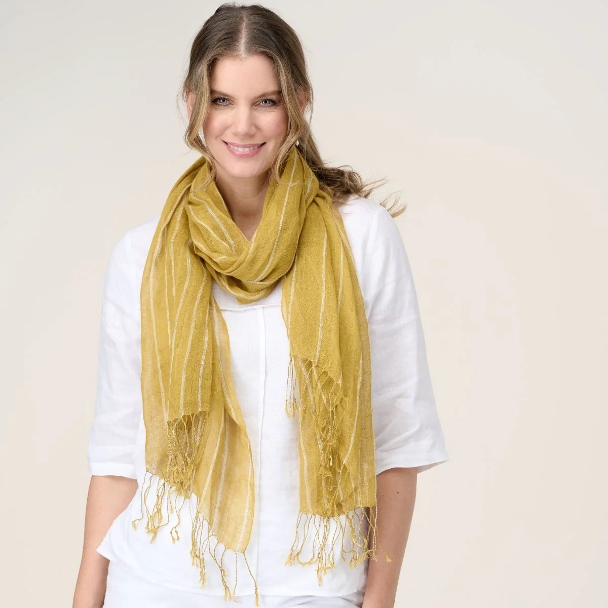 100% Linen Grid Scarf - Image 6