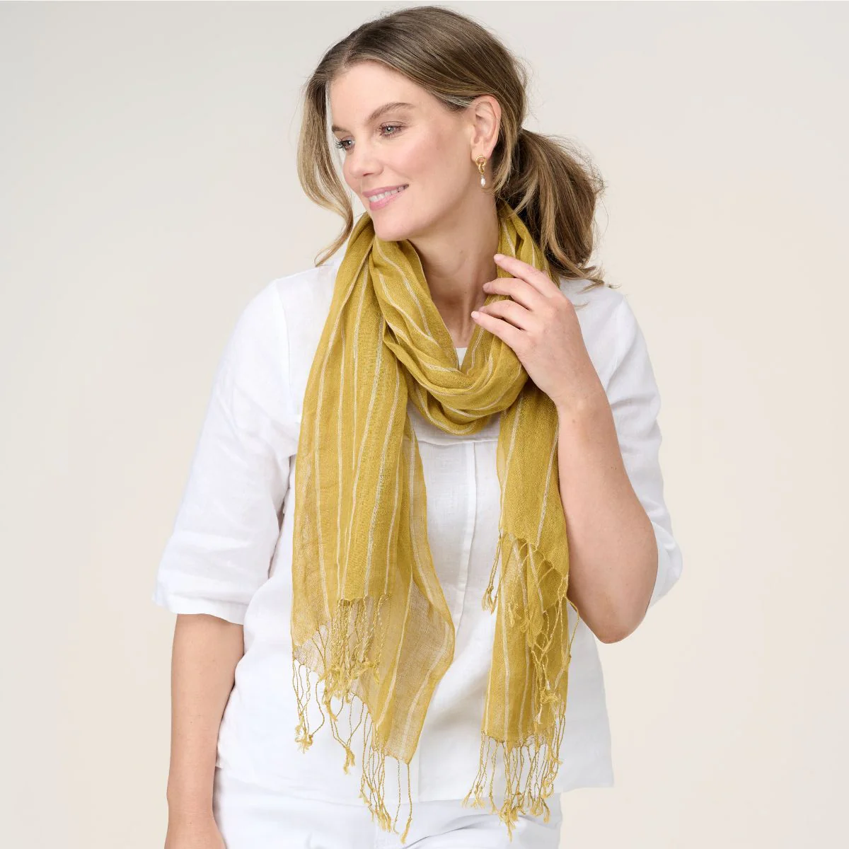 100% Linen Grid Scarf - Image 7