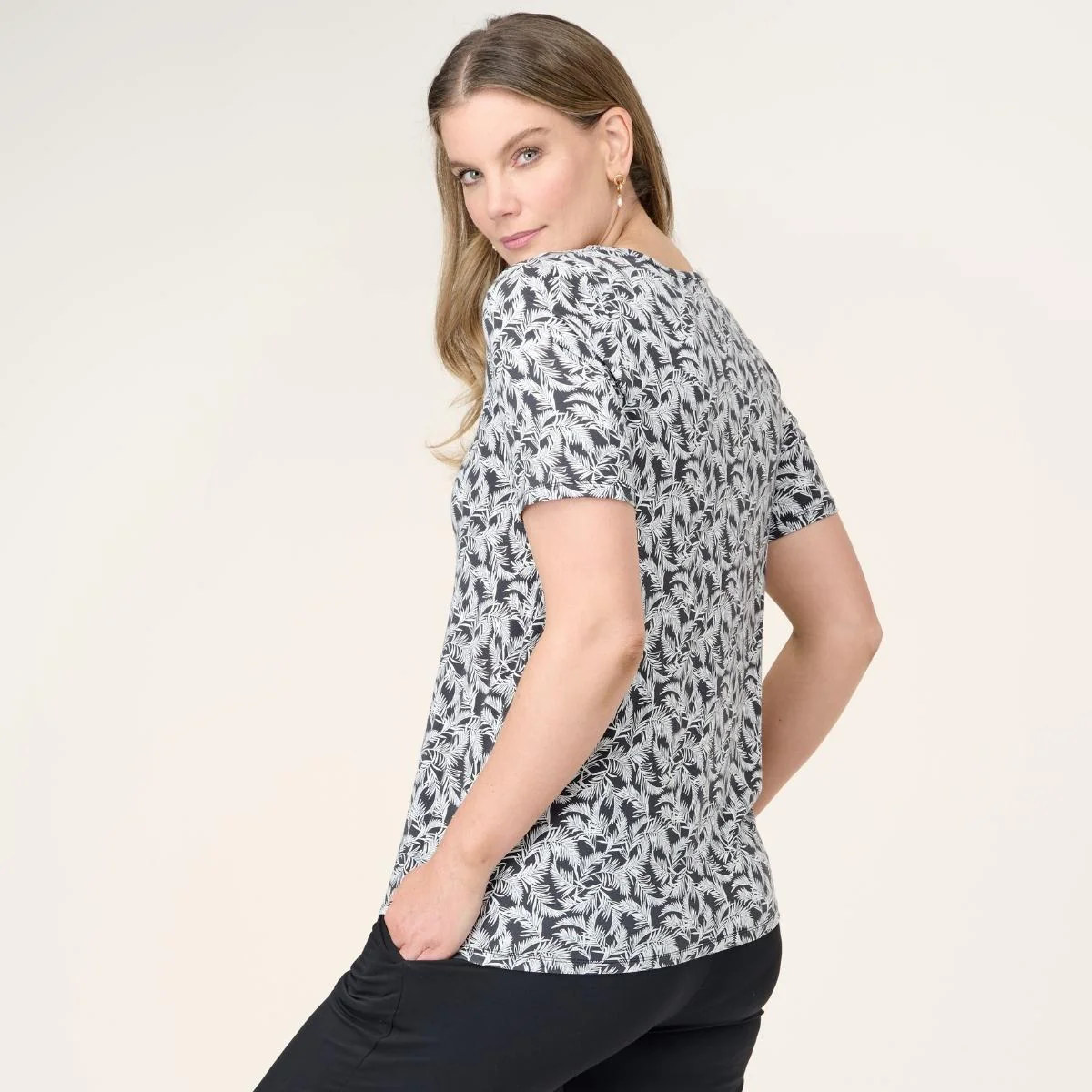 Bamboo Crew Neck Short Sleeve Tee Shirt - Image 11