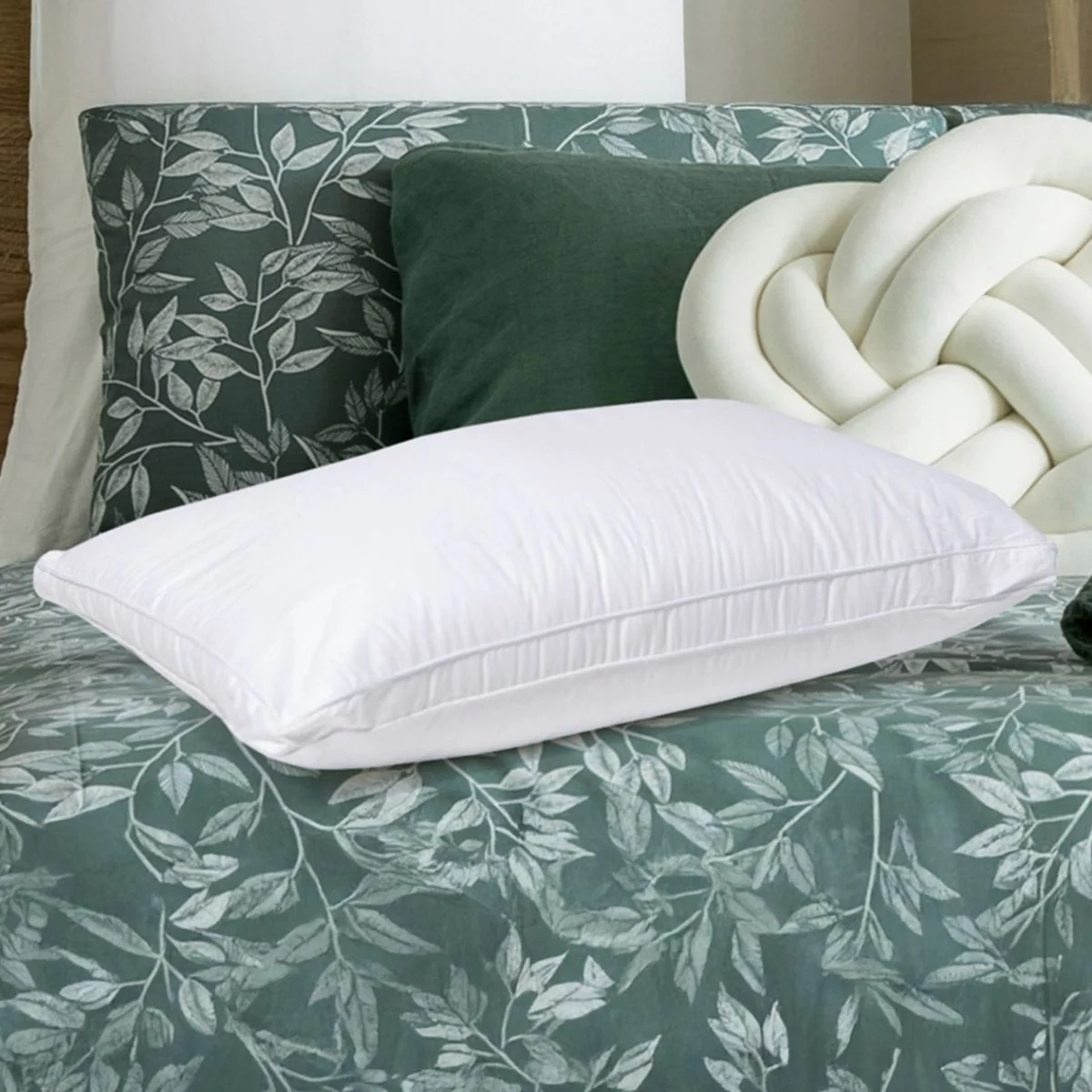 Herington Gusset Low & Soft Pillow - Image 3