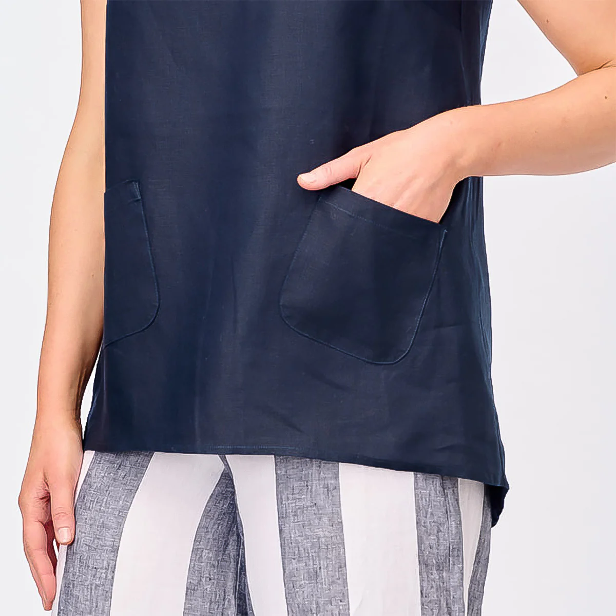 Scoop Hem Tank Top - Image 12