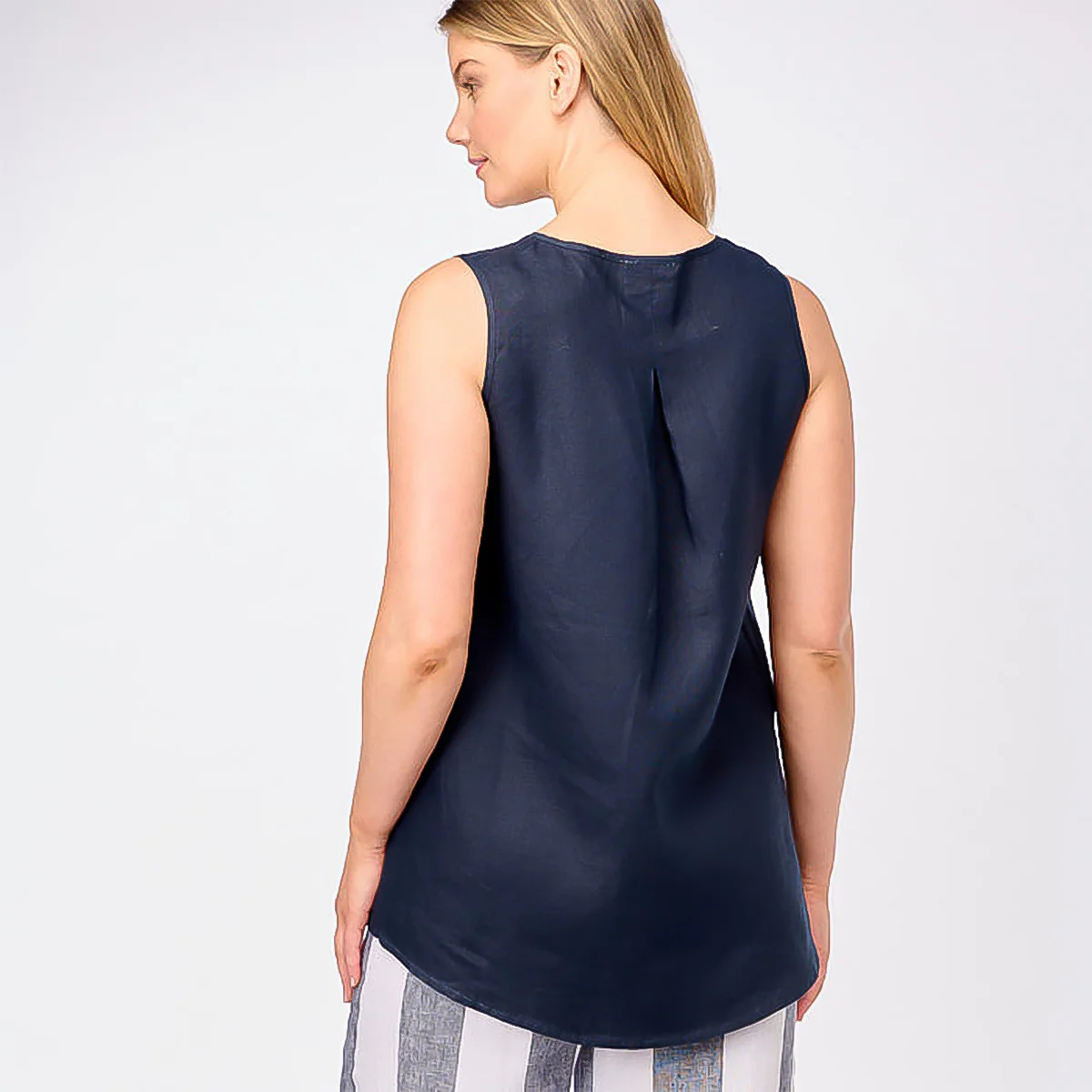 Scoop Hem Tank Top - Image 8